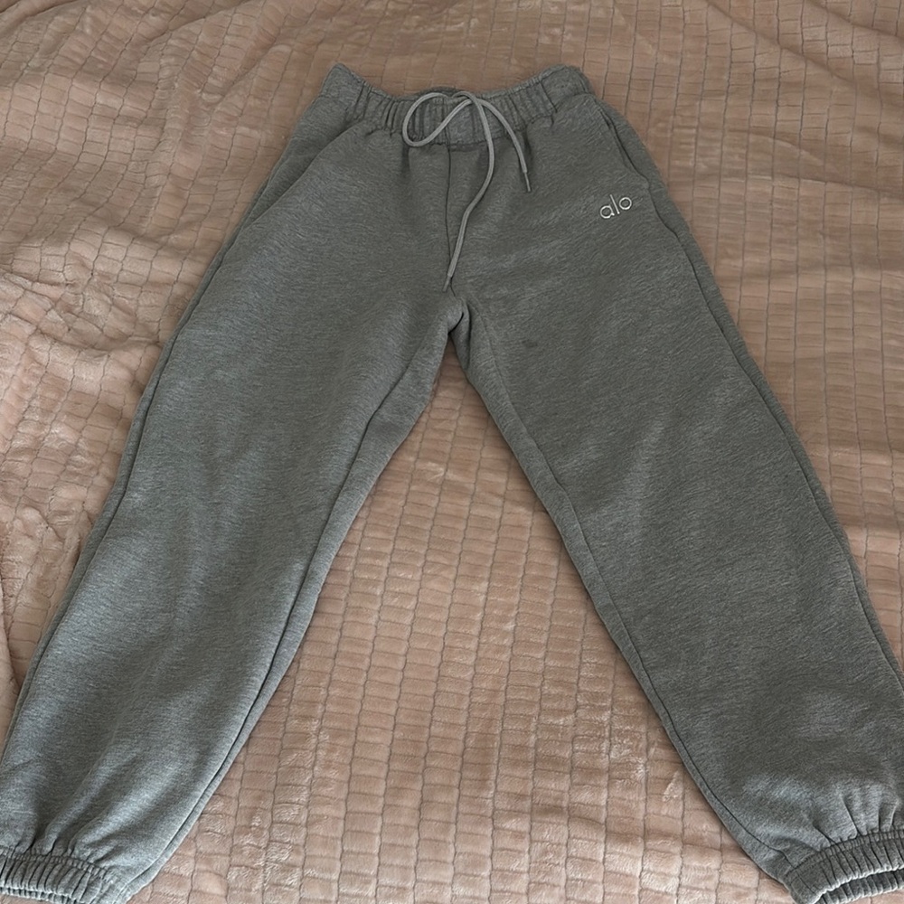 ALO Yoga Gray Sweatpants Elastic Waistband Relaxed Fit
